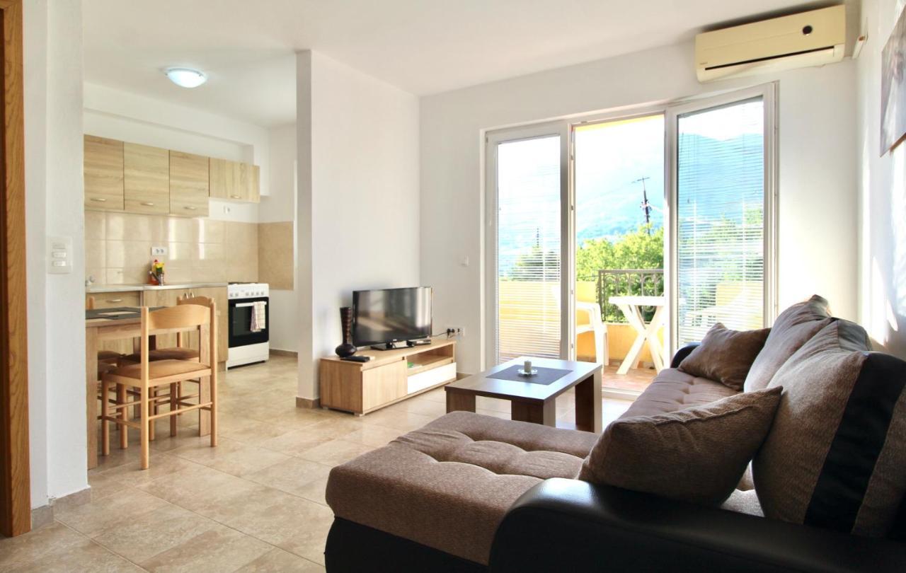 Apartments Cejovic บาร์ ภายนอก รูปภาพ