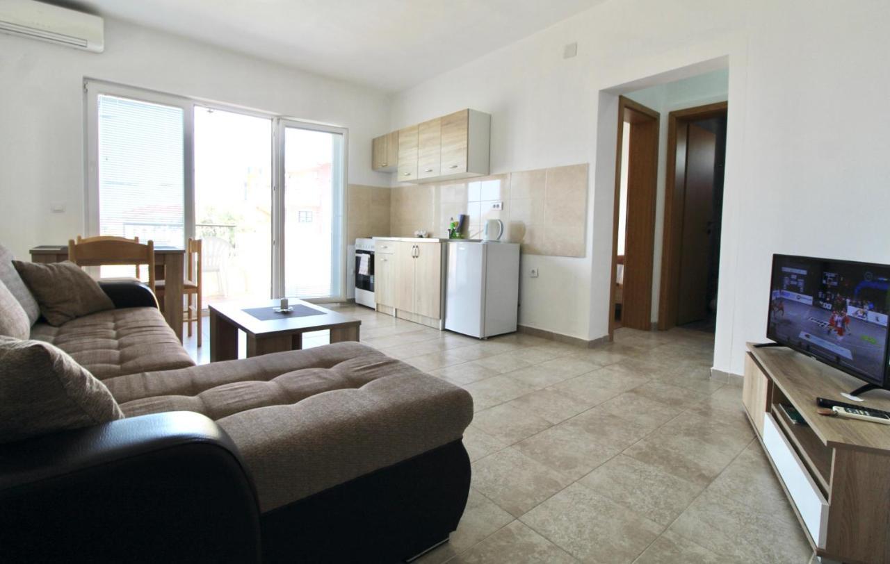 Apartments Cejovic บาร์ ภายนอก รูปภาพ