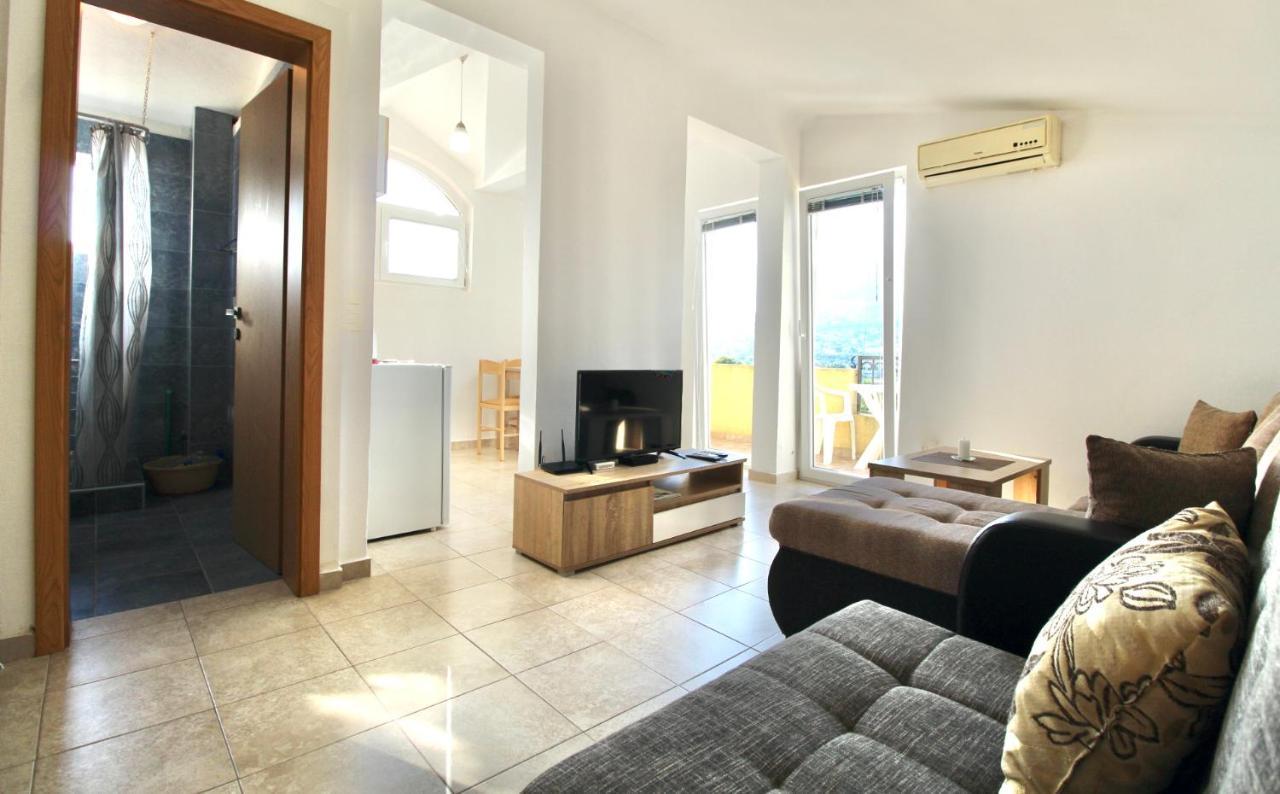 Apartments Cejovic บาร์ ภายนอก รูปภาพ
