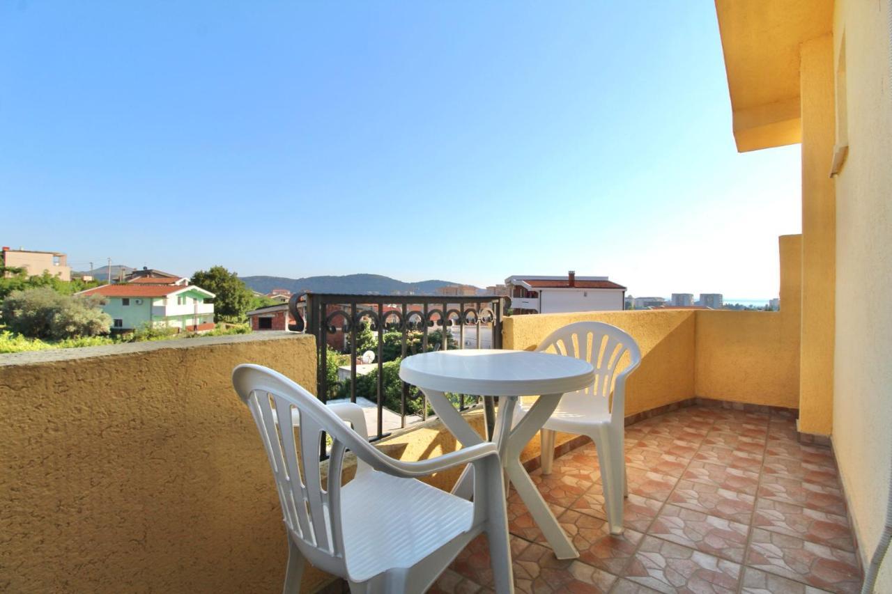 Apartments Cejovic บาร์ ภายนอก รูปภาพ