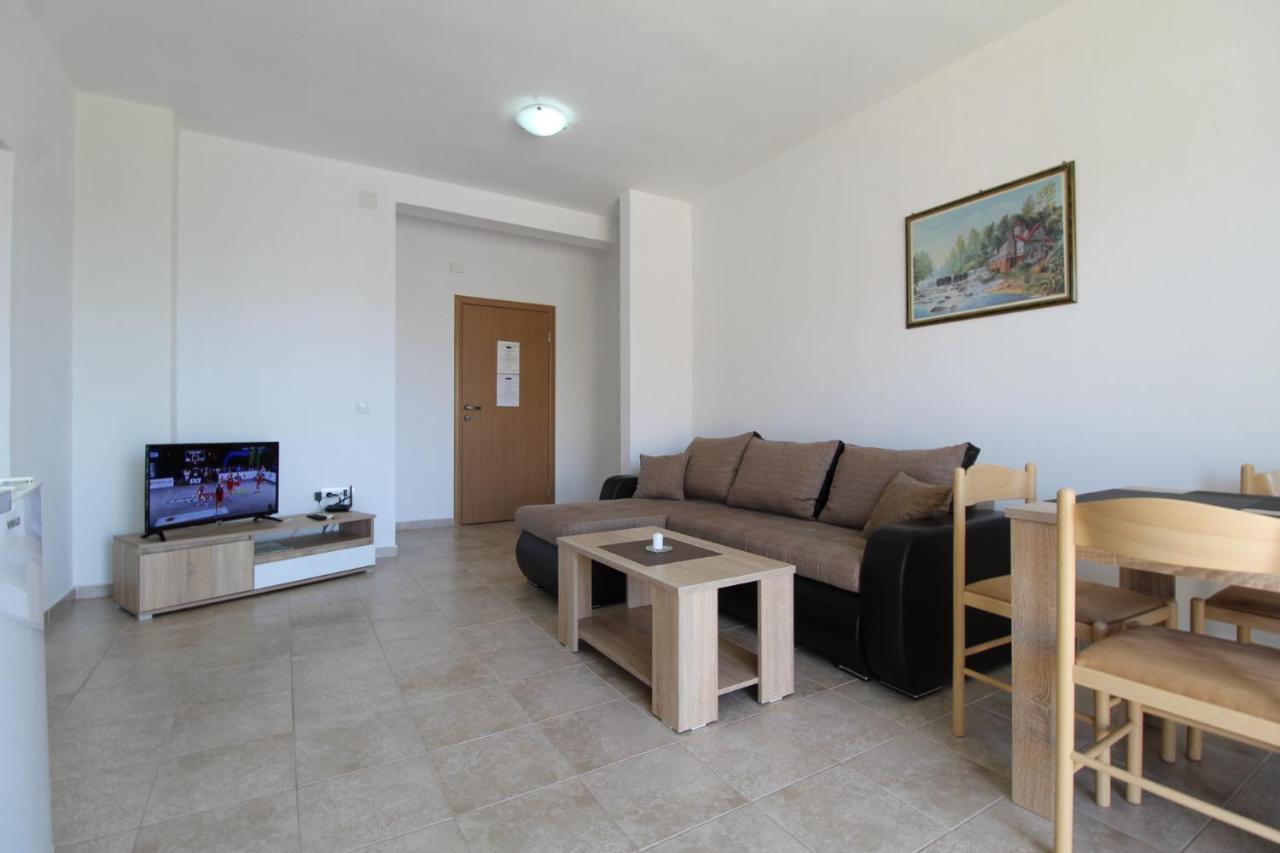 Apartments Cejovic บาร์ ภายนอก รูปภาพ