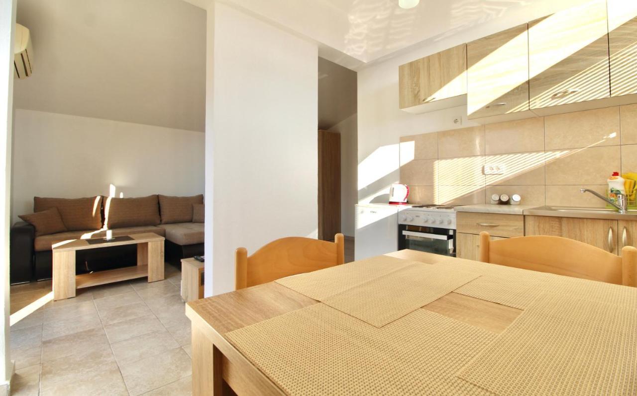 Apartments Cejovic บาร์ ภายนอก รูปภาพ