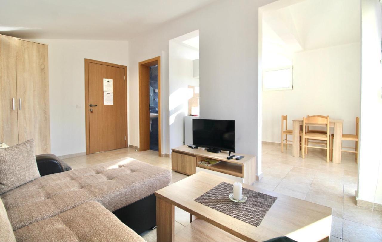 Apartments Cejovic บาร์ ภายนอก รูปภาพ